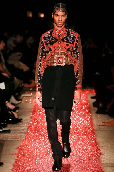 Look 26